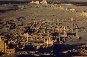 CittÃ . Veduta delle rovine di Palmira (Siria), cittÃ  del II millennio i cui scavi hanno evidenziato il carattere misto ellenistico-romano e partico.De Agostini Picture Library/E. Turri